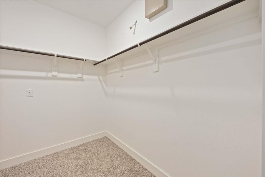 Spacious, unfurnished interior of a new home in , Houston (Image 24).