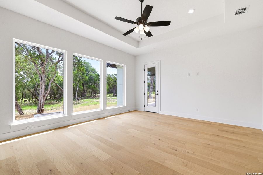 Spacious, unfurnished interior of a new home in , New Braunfels (Image 78).