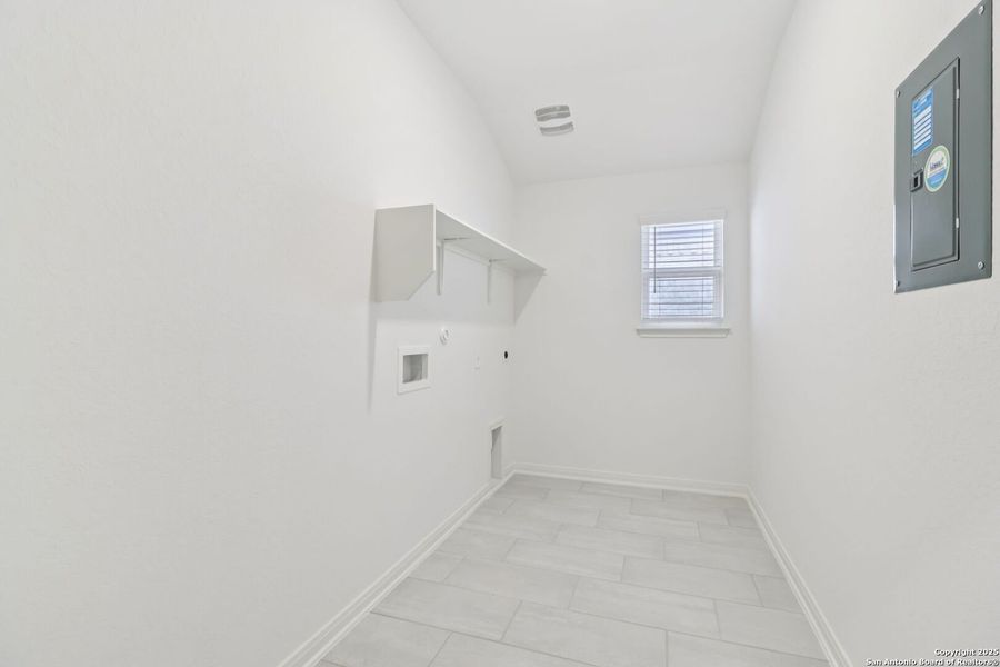 Spacious, unfurnished interior of a new home in , San Antonio (Image 39). Spacious, unfurnished interior of a new home in , San Antonio (Image 39).