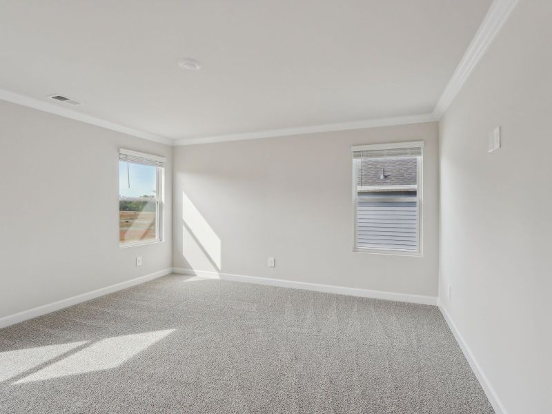 Spacious, unfurnished interior of a new home in Walnut Reserve, Conover (Image 17).
