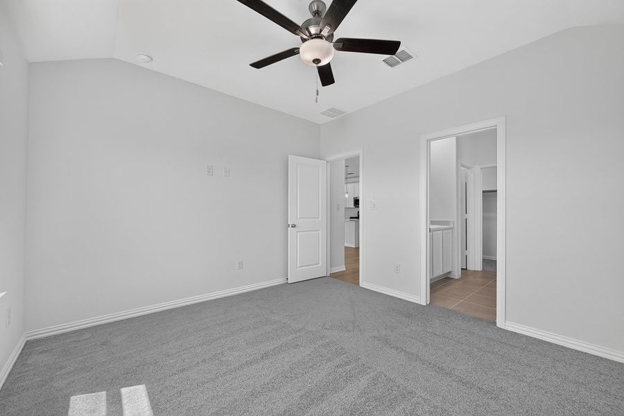 Spacious, unfurnished interior of a new home in Parks at Foster Crossing, Anna (Image 23).