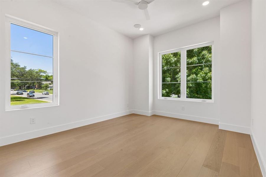 Spacious, unfurnished interior of a new home in , Dallas (Image 25).