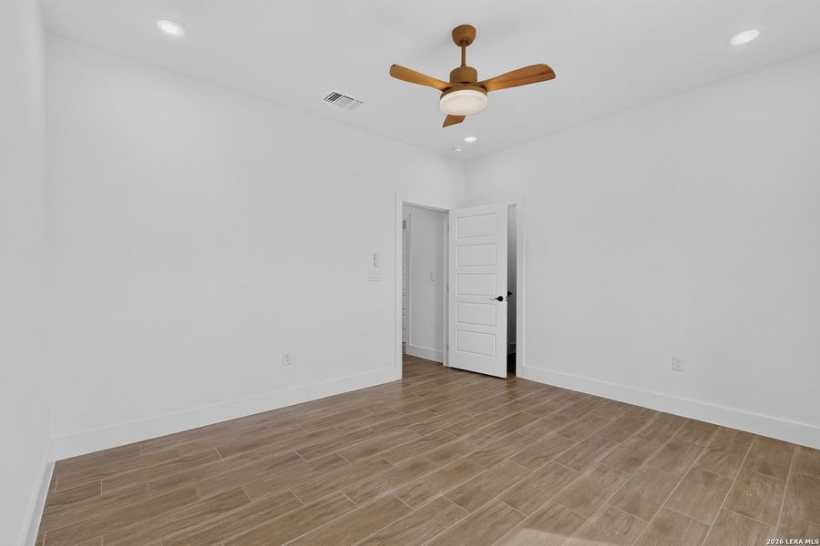 Spacious, unfurnished interior of a new home in , Floresville (Image 20). Spacious, unfurnished interior of a new home in , Floresville (Image 20).
