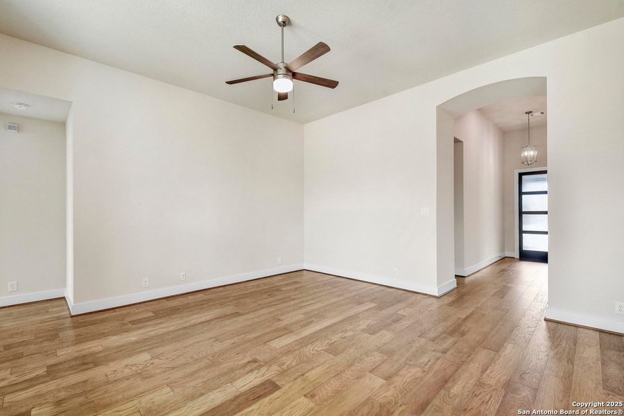 Spacious, unfurnished interior of a new home in Alsatian Oaks: 50ft. lots, Castroville (Image 11).