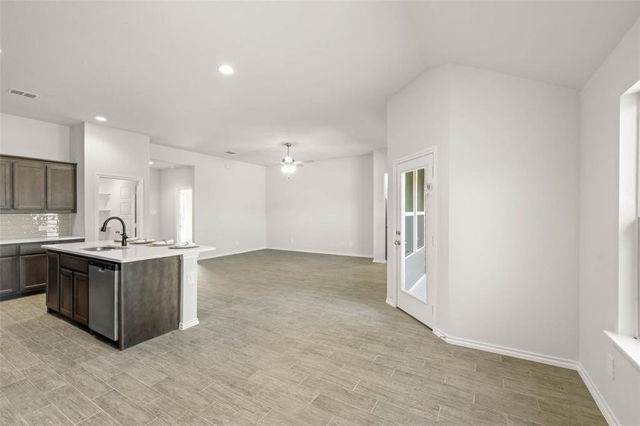 501 Pebble- Dining-2 501 Pebble- Dining-2