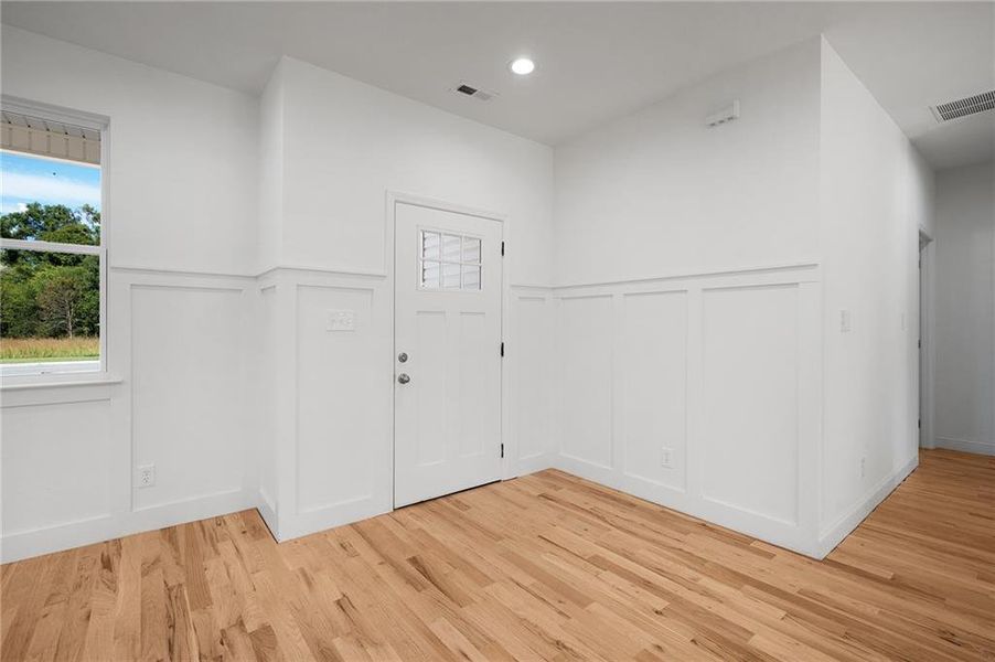 Spacious, unfurnished interior of a new home in , Calhoun (Image 11).