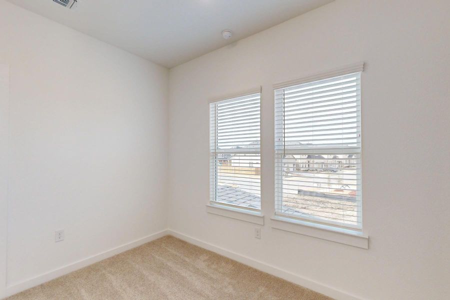 Spacious, unfurnished interior of a new home in Barksdale, Leander (Image 27).