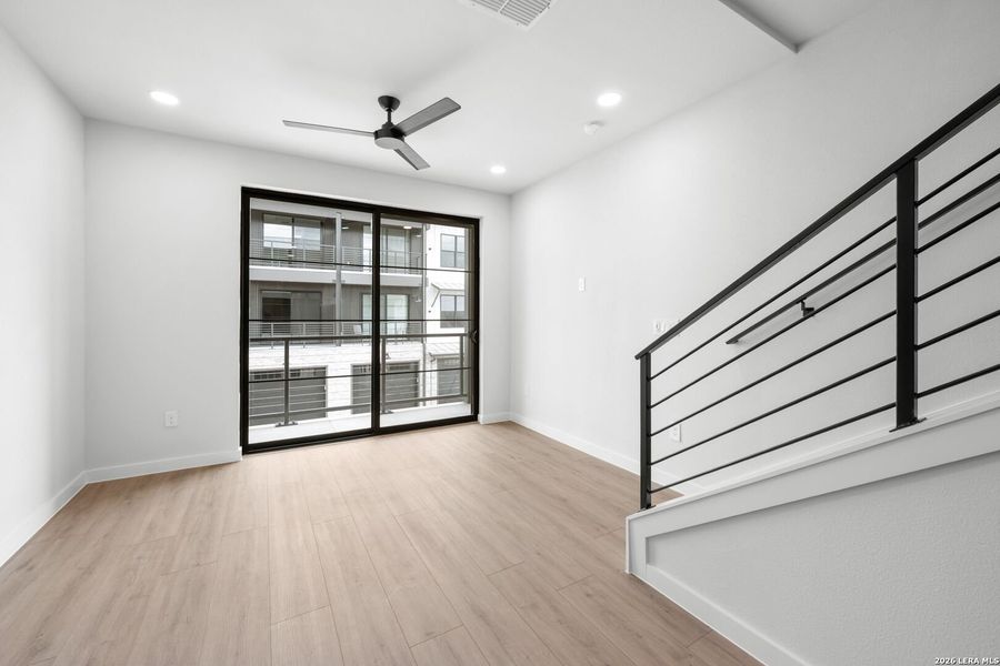 Spacious, unfurnished interior of a new home in Dovetail, New Braunfels (Image 18).