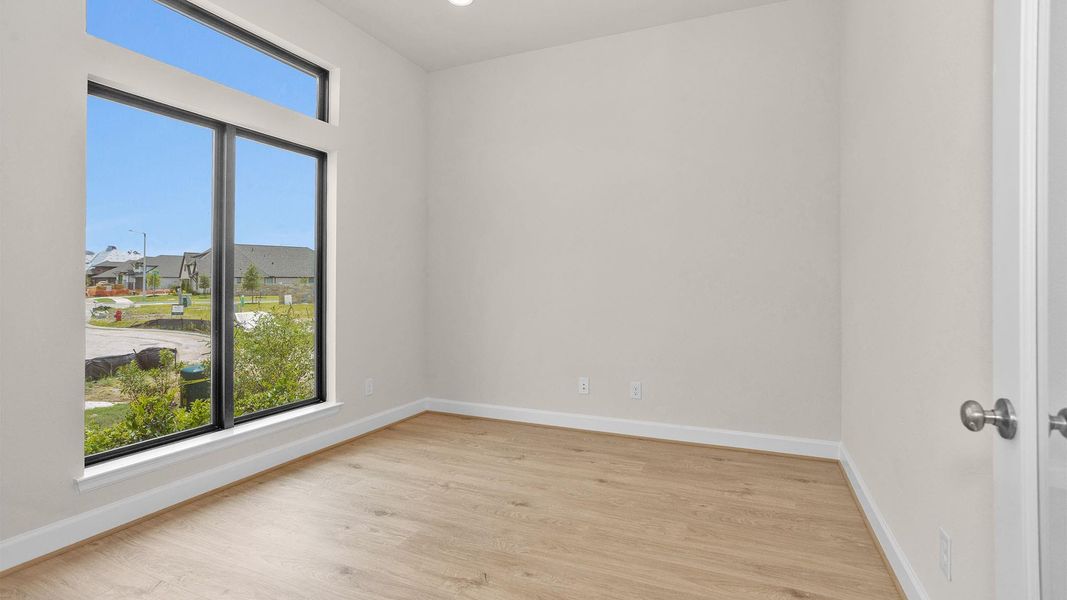Spacious, unfurnished interior of a new home in Legacy, League City (Image 10).