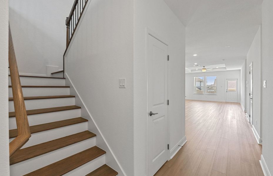 Spacious, unfurnished interior of a new home in Patterson Ranch, Georgetown (Image 29).