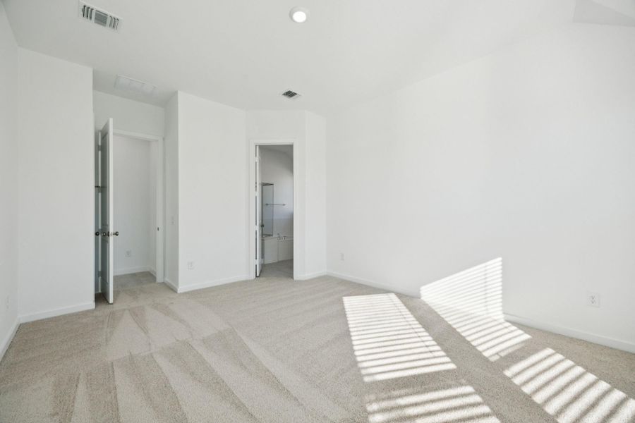 Spacious, unfurnished interior of a new home in Windcress, Cove (Image 17).