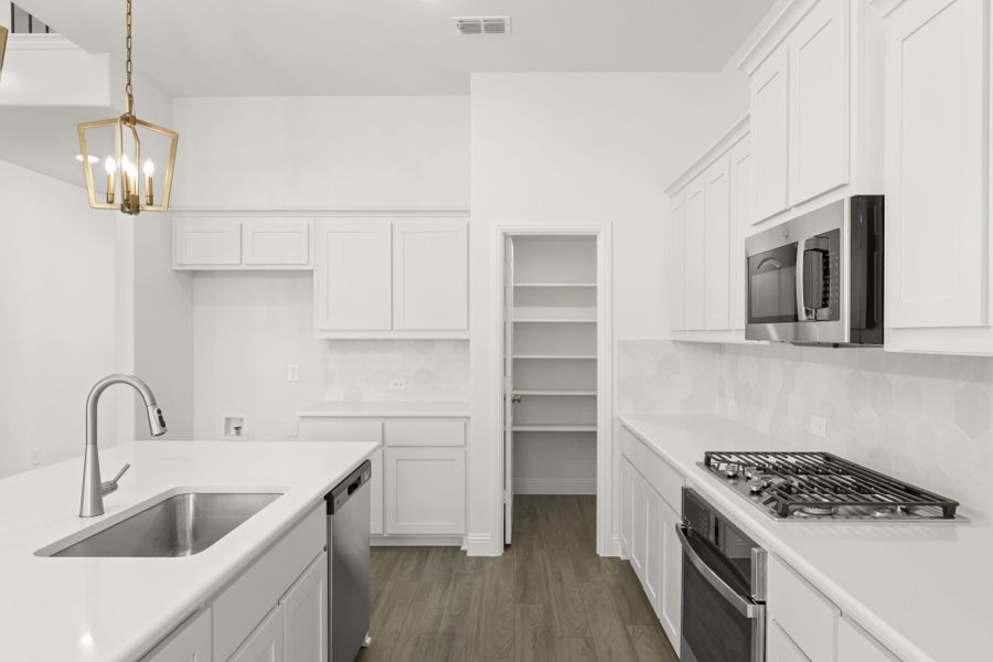 Representative furnished interior of a home built from the Grapevine by Pacesetter Homes in Clearview Ranch, Royse City (Image 7).