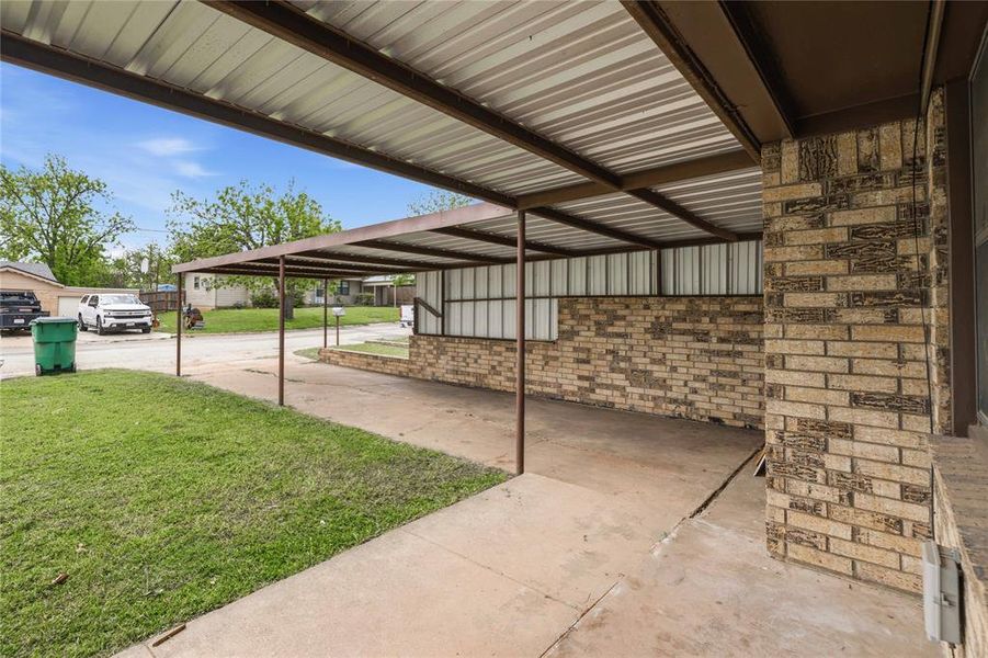 Exterior details and patio area of a home in , Coleman (Image 16).