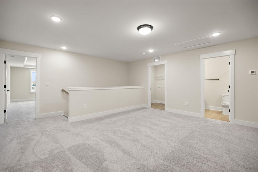 Spacious, unfurnished interior of a new home in Harbor Crossing, Greensboro (Image 28).
