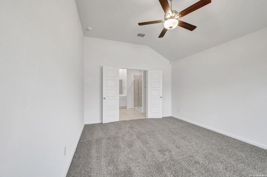 Spacious, unfurnished interior of a new home in Greenspoint Heights, Seguin (Image 29).