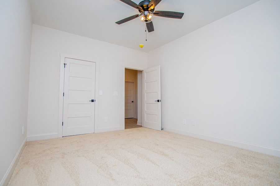 Spacious, unfurnished interior of a new home in The Reserve at Red Oaks, Carrollton (Image 32).