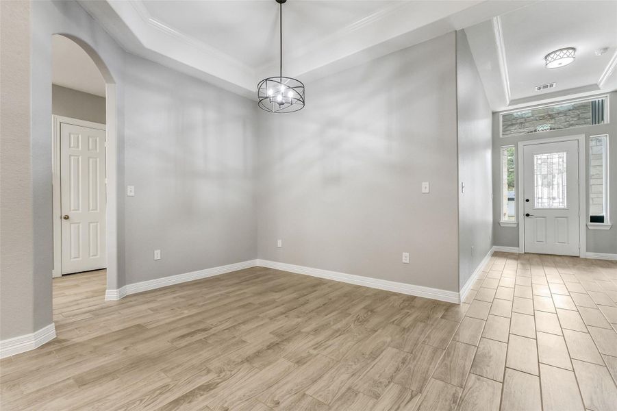 Spacious, unfurnished interior of a new home in , La Marque (Image 16).