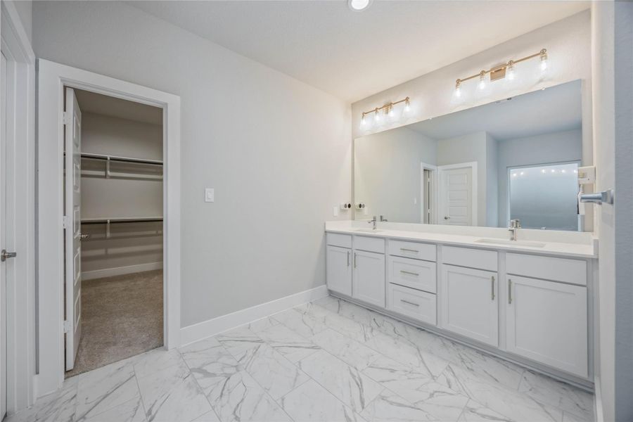 Furnished interior view inside a new home in Briarwood Crossing, Rosenberg (Image 7).