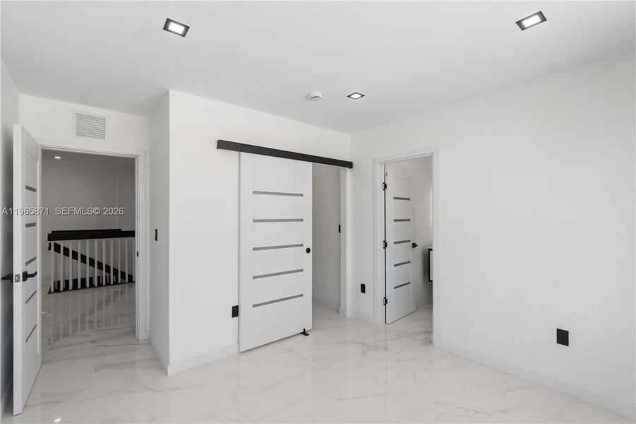 Spacious, unfurnished interior of a new home in , Miami (Image 46).