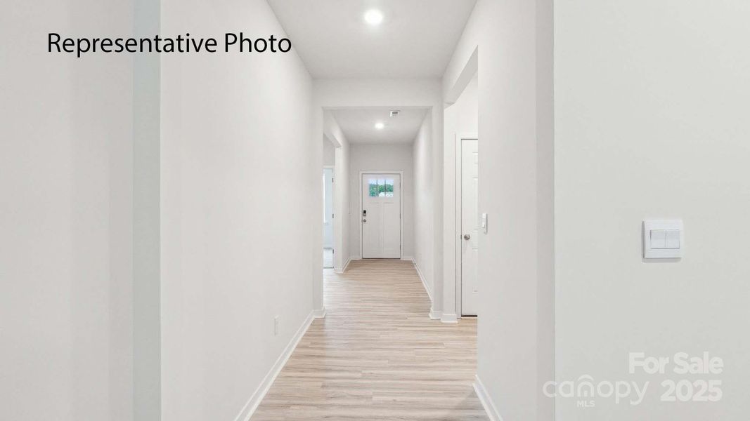 Spacious, unfurnished interior of a new home in Clark Creek Landing, Lincolnton (Image 8).