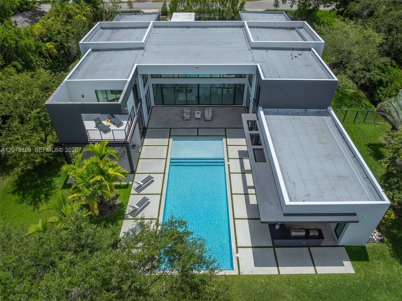 Image 79 of a home in .