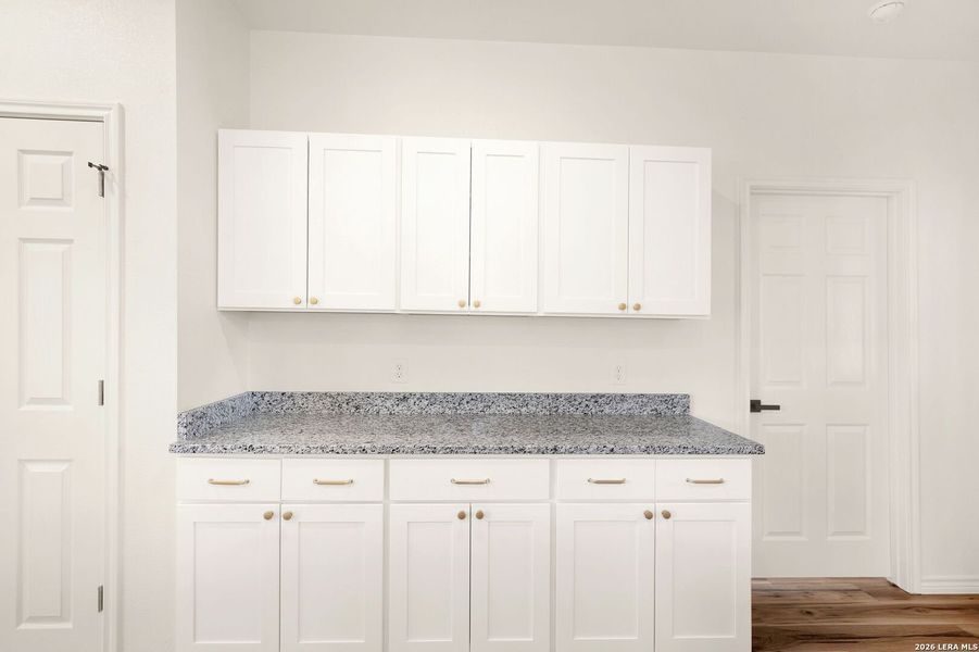 Furnished interior view inside a new home in , Hondo (Image 10).