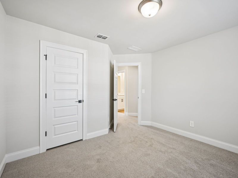 Spacious, unfurnished interior of a new home in Martin Springs - Highland Series, Lawrenceville (Image 19).