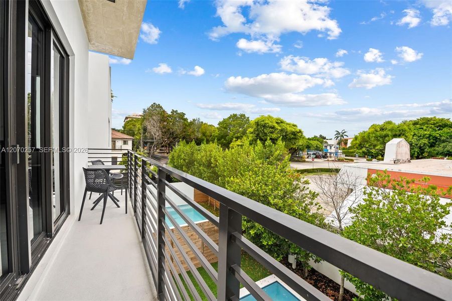Exterior details and patio area of a home in , Miami (Image 20).
