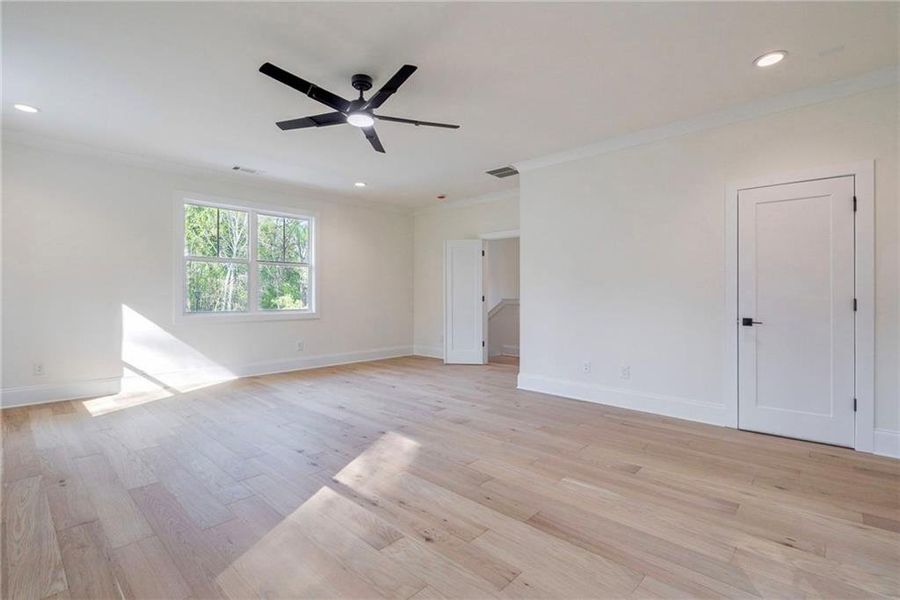 Spacious, unfurnished interior of a new home in , Atlanta (Image 31).