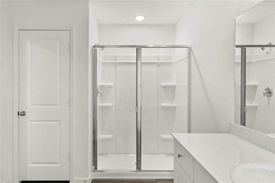 17. 14149 Emeric - Bath 17. 14149 Emeric - Bath