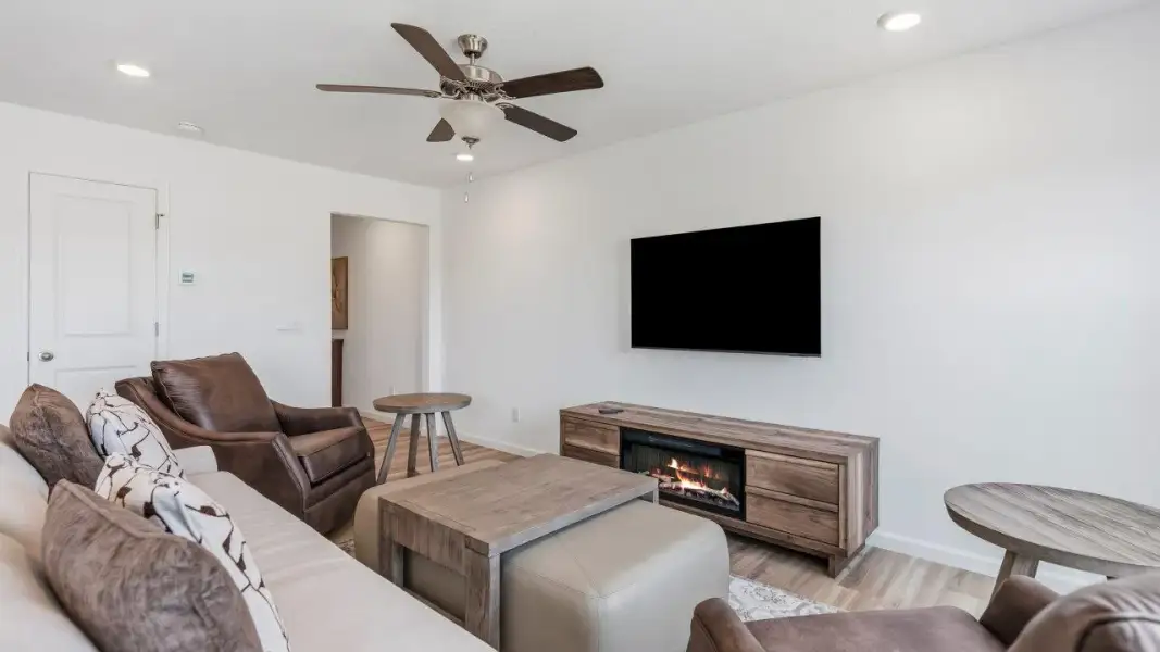 Representative furnished interior of a home built from the Pattison Townhome by D.R. Horton in Cherokee Overlook, Sevierville (Image 9).