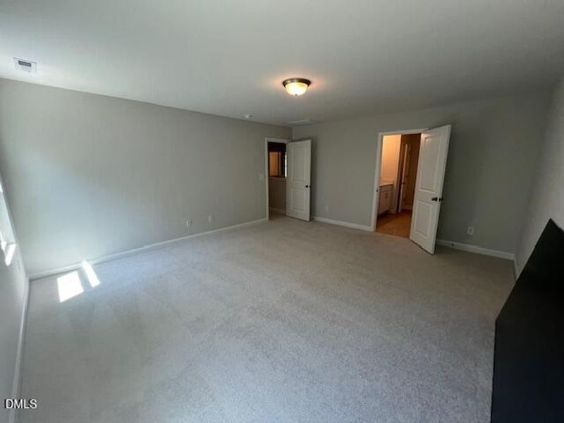 Spacious, unfurnished interior of a new home in Wellers Knoll, Lillington (Image 45). Spacious, unfurnished interior of a new home in Wellers Knoll, Lillington (Image 45).