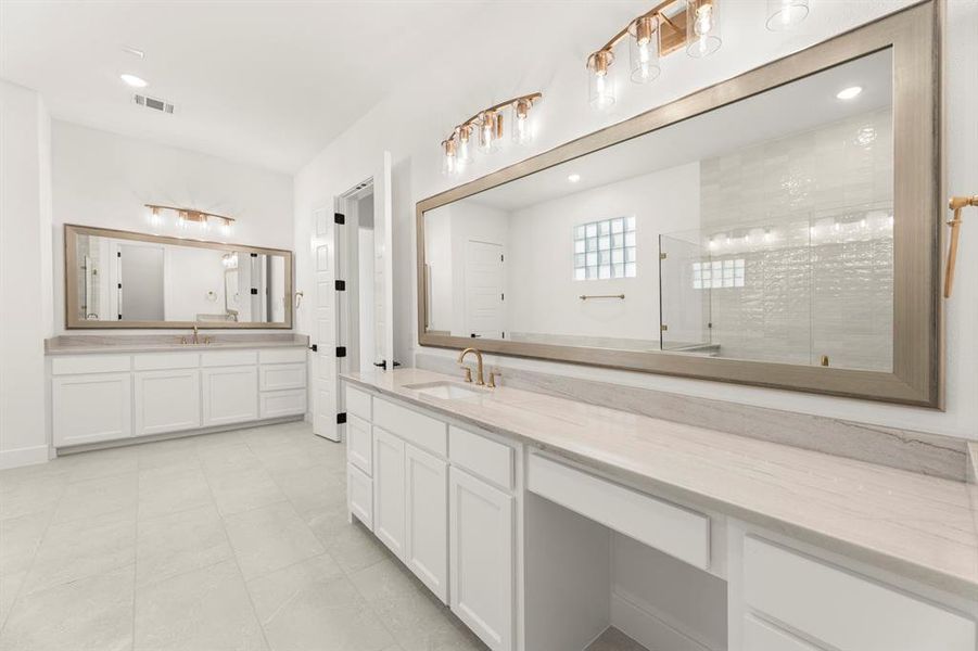 42. 200 Pearland - Bath (4)