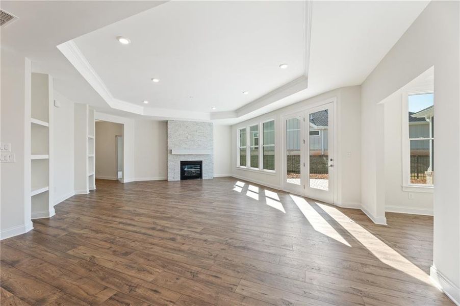 Spacious, unfurnished interior of a new home in The Courtyards of Franklin Goldmine, Cumming (Image 8).