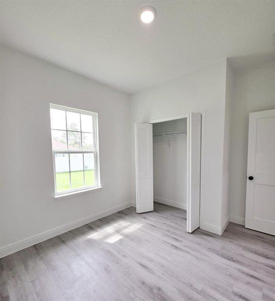 Spacious, unfurnished interior of a new home in , Ocala (Image 17).