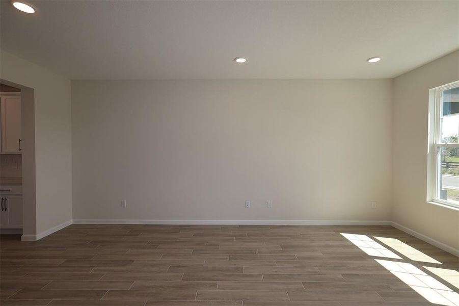 Spacious, unfurnished interior of a new home in Center Lake on the Park, St. Cloud (Image 13).