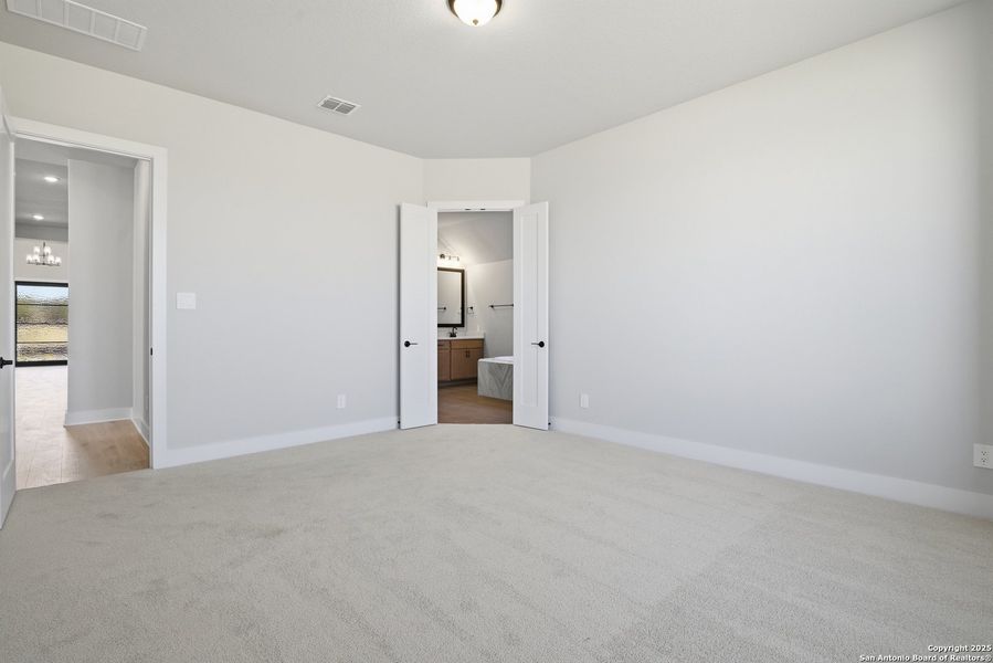Spacious, unfurnished interior of a new home in Haby Hill 50s, San Antonio (Image 34). Spacious, unfurnished interior of a new home in Haby Hill 50s, San Antonio (Image 34).