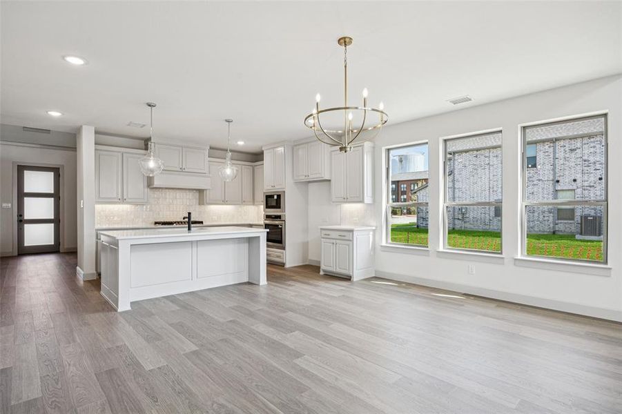 Featuring the perfect open concept design, entertaining is a breeze in our Toulouse floor plan.