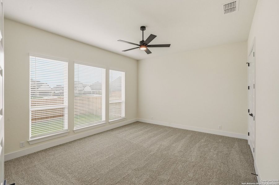 Spacious, unfurnished interior of a new home in Mesa Western, Cibolo (Image 31). Spacious, unfurnished interior of a new home in Mesa Western, Cibolo (Image 31).