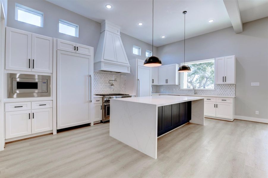 Furnished interior view inside a new home in , Seabrook (Image 12).