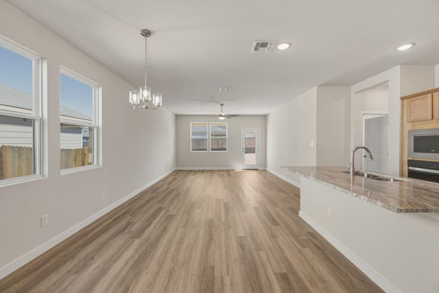 Spacious, unfurnished interior of a new home in Highland Ridge, New Braunfels (Image 12).