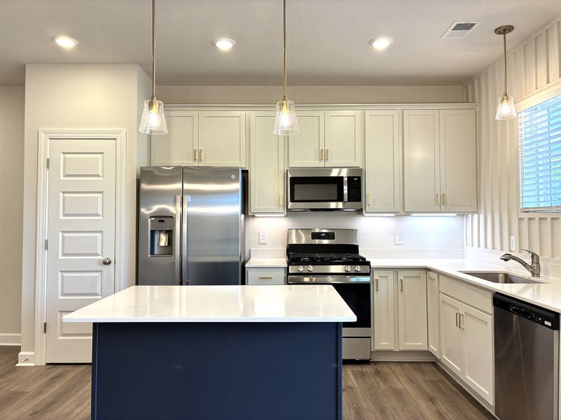 Furnished interior view inside a new home in Holly Ridge, Greenville (Image 6).