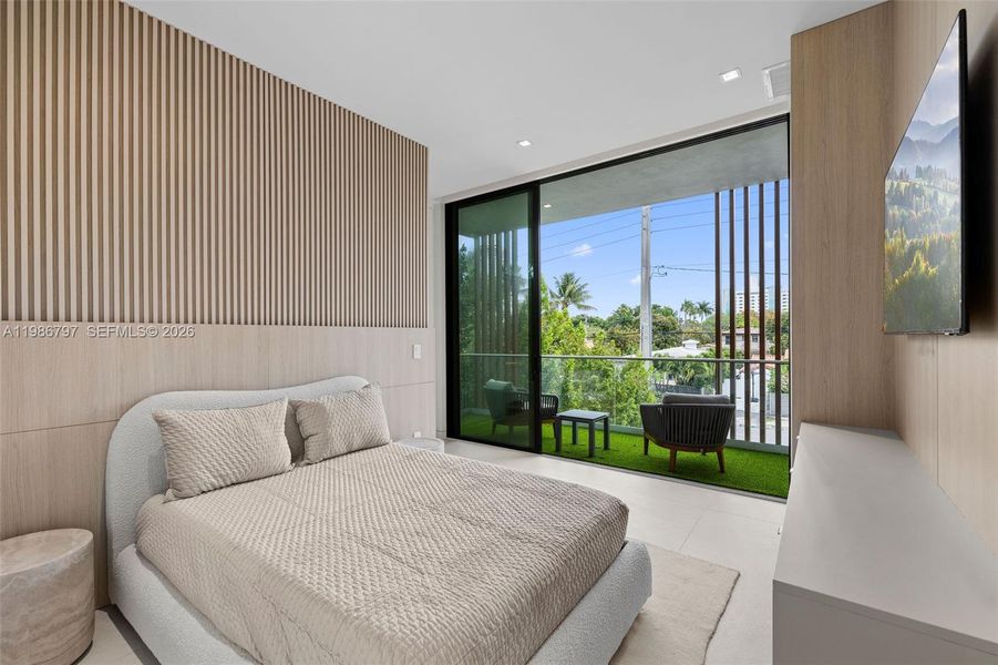 Image 50 of a home in .