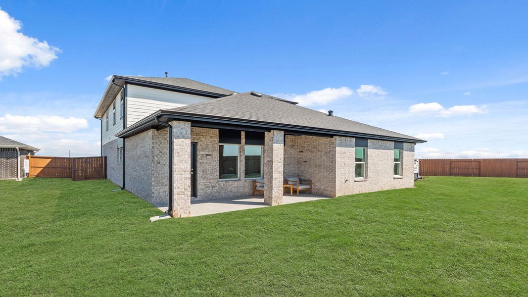 Representative exterior details of a home built from the Rosemont by D.R. Horton in Sunterra Lakes, Brookshire (Image 4).
