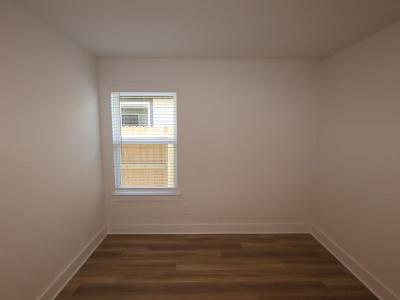 Spacious, unfurnished interior of a new home in Lone Star Landing, Montgomery (Image 37).