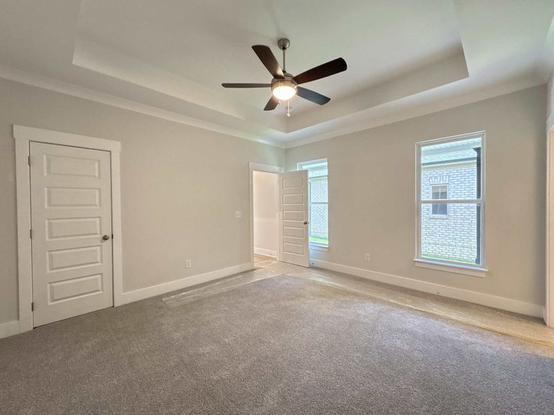 Spacious, unfurnished interior of a new home in The Paddock, Gallatin (Image 9).