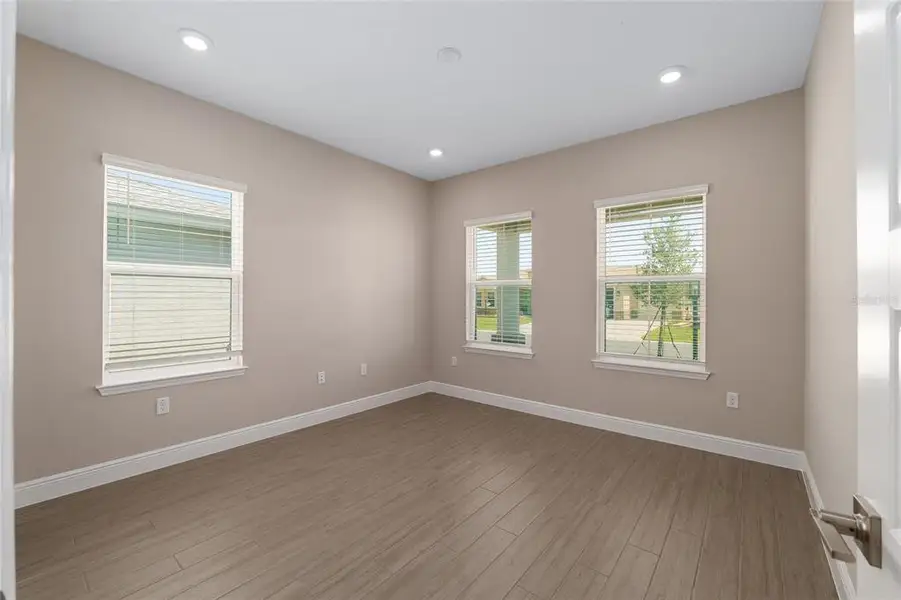 Spacious, unfurnished interior of a new home in , Ocala (Image 54).