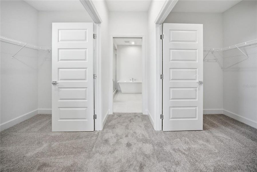 Spacious, unfurnished interior of a new home in , Davenport (Image 32).