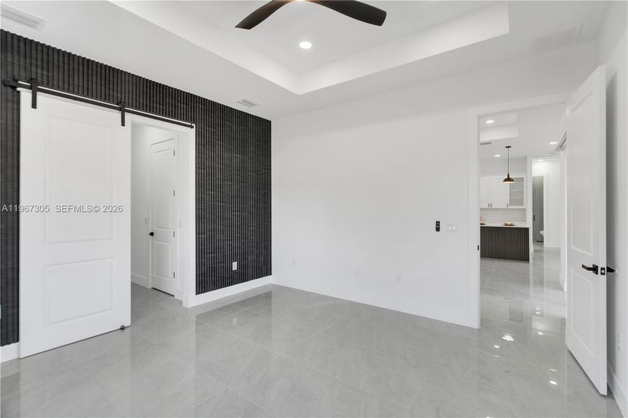 Spacious, unfurnished interior of a new home in , Lehigh Acres (Image 33).