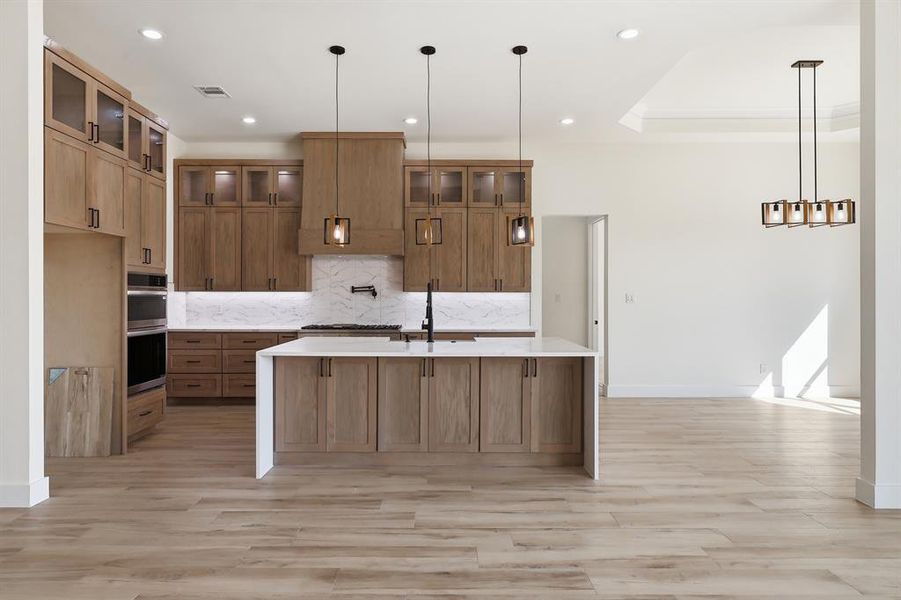Gorgeous kitchen with cabinets to ceilings and glass uppers! Gorgeous kitchen with cabinets to ceilings and glass uppers!